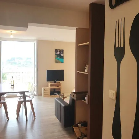 Le Bosquet Apartment *